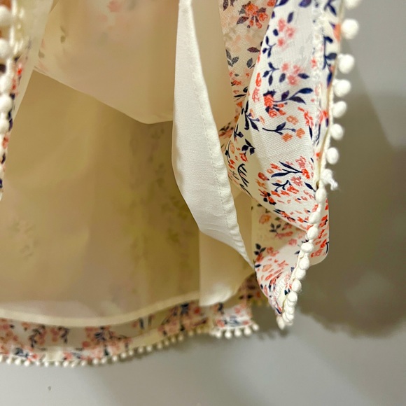 Dynamite floral mini skirt - Picture 2 of 5